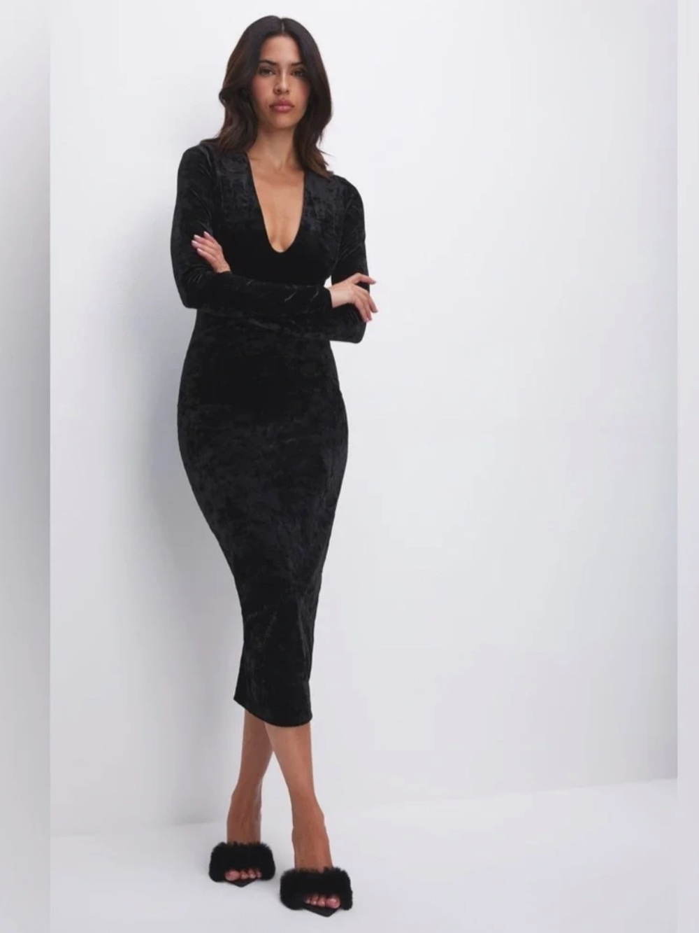 Good American Black Velvet Deep V Bodycon Midi Dress